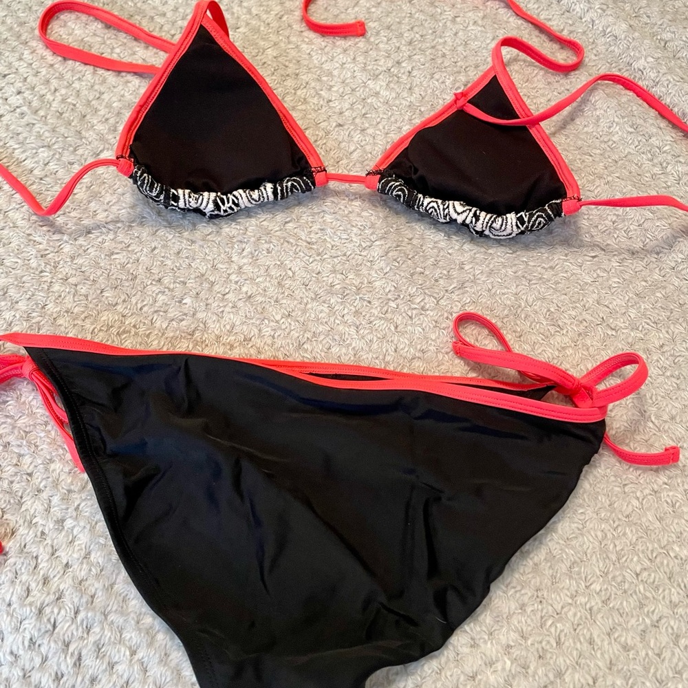 Bikini! 😎 - Picture 3 of 3